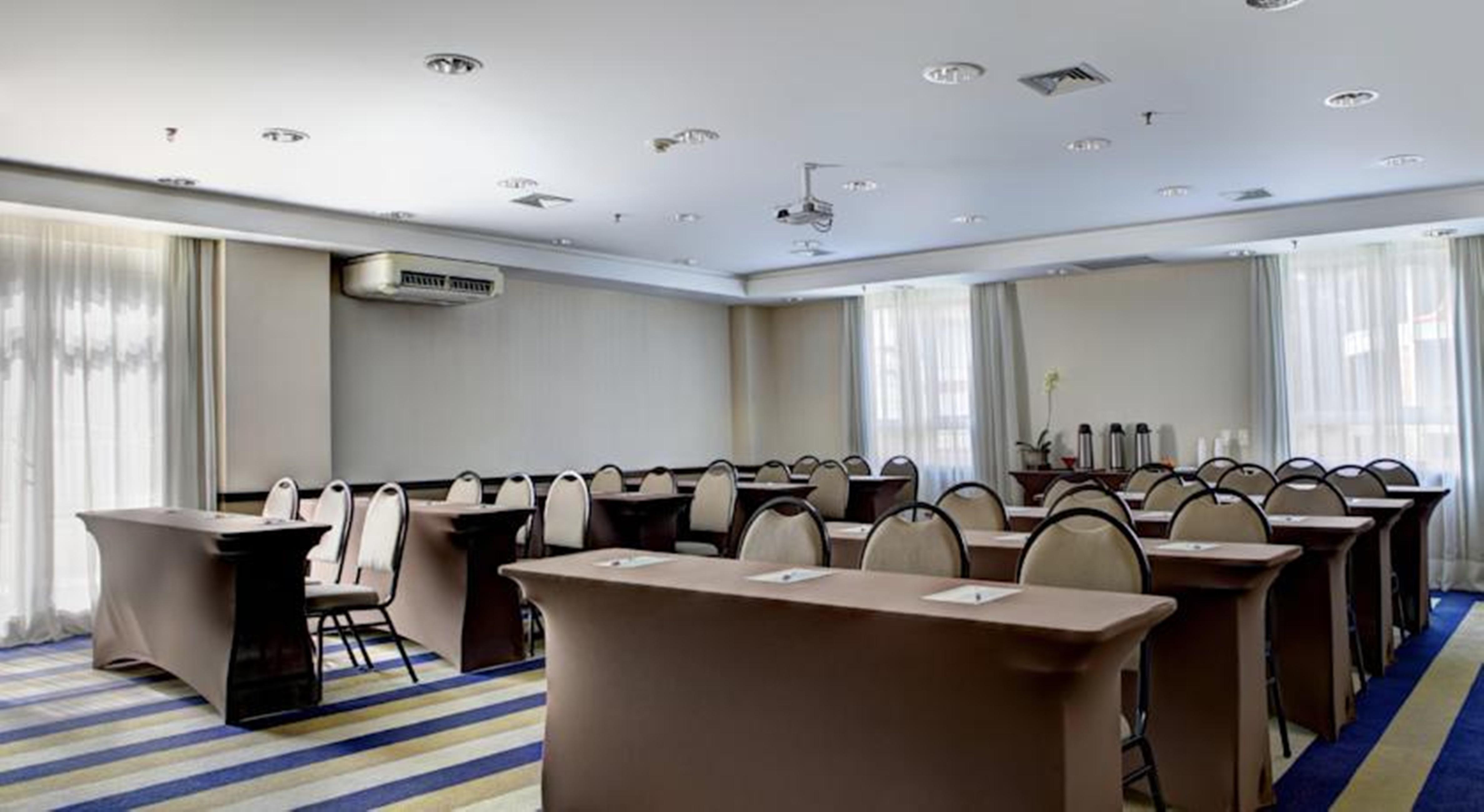 Quality Hotel Curitiba Exterior foto